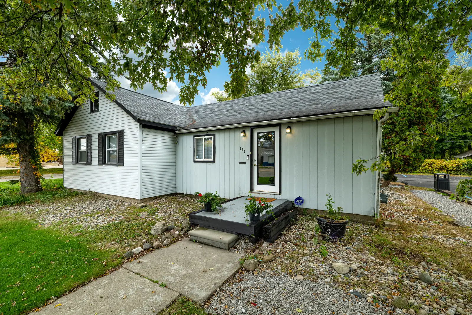 141 Ecorse Rd image 1