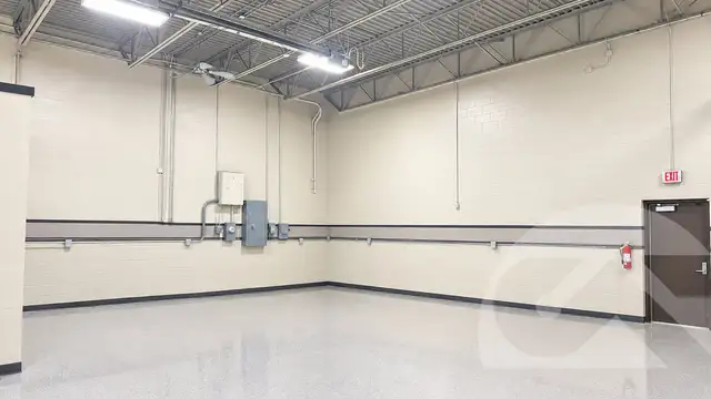 6577 Diplomat Dr thumbnail 3