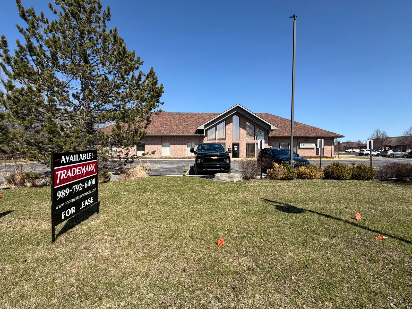 Professional Office Space Kochville Township CALL TRADEMARK COMMERCIAL GROUP AT 989-792-6400 image 48