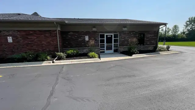 2,000 Office Lease thumbnail 4