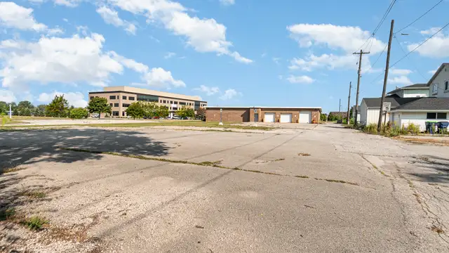 200 N 13th St thumbnail 3
