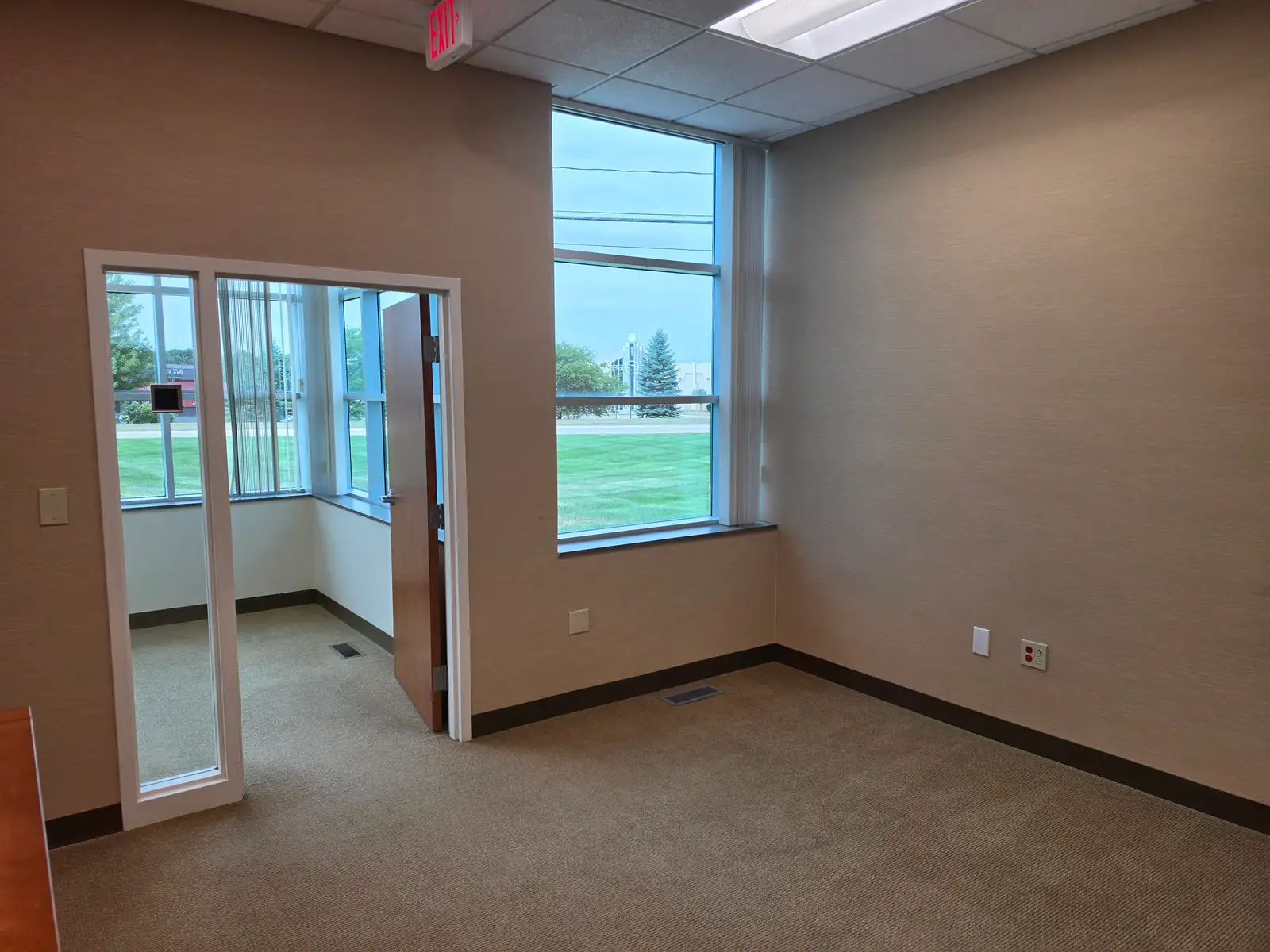 Grand Ridge High Visibility Office image 8