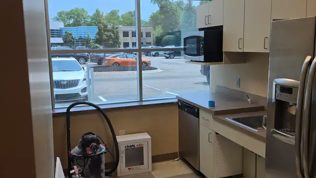 Grand Ridge High Visibility Office thumbnail 3