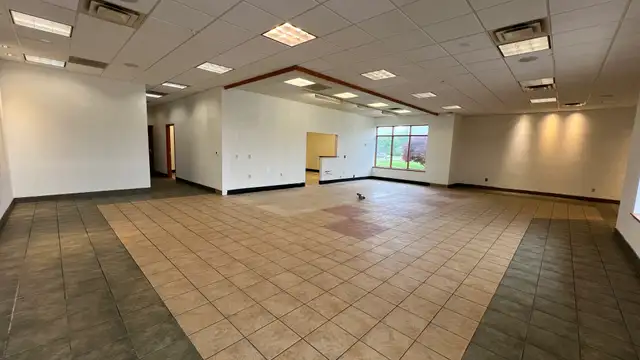 SUITE 1: FORMER SUBWAY SPACE FOR LEASE!! thumbnail 2