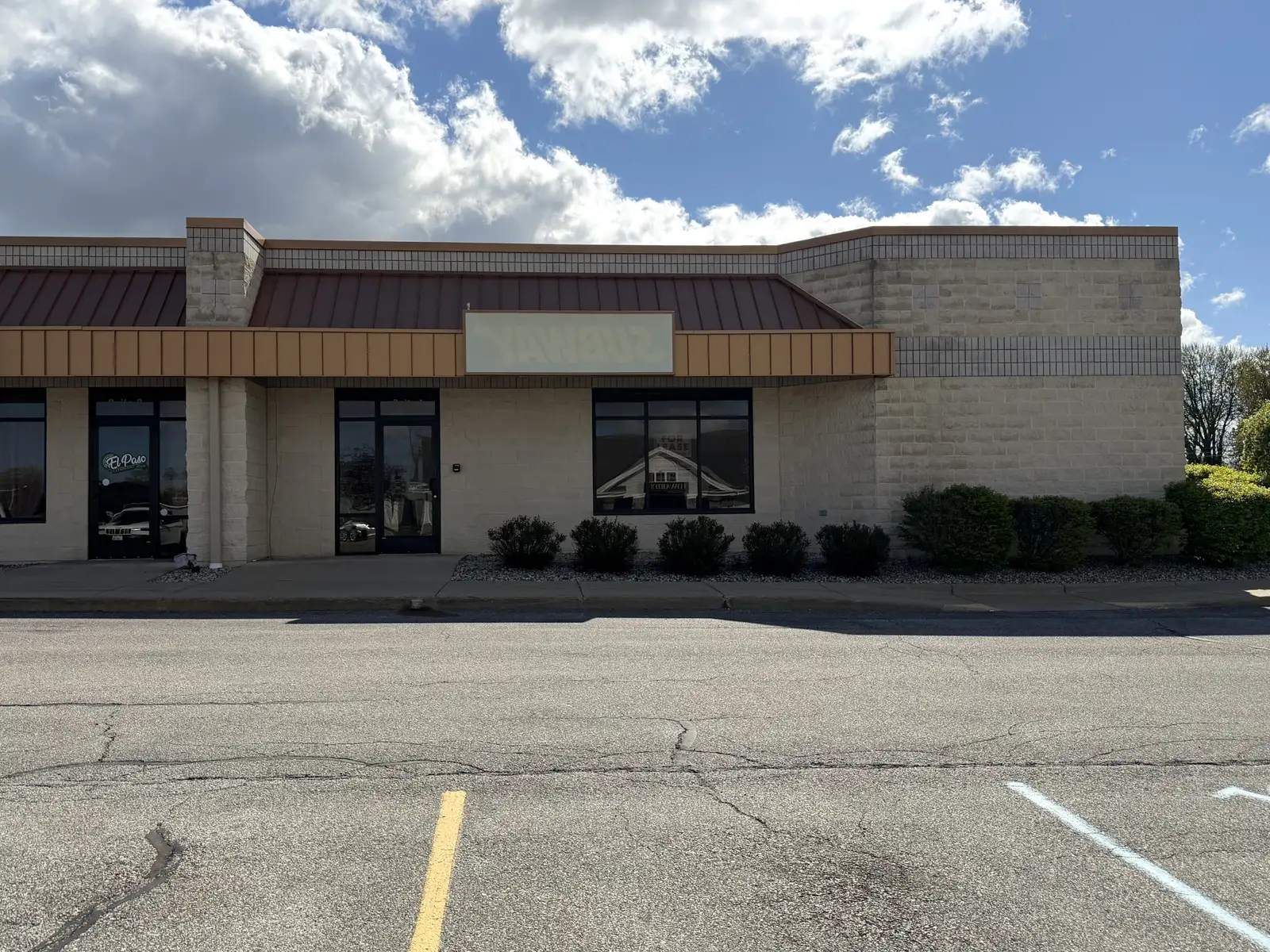 SUITE 1: FORMER SUBWAY SPACE FOR LEASE!!