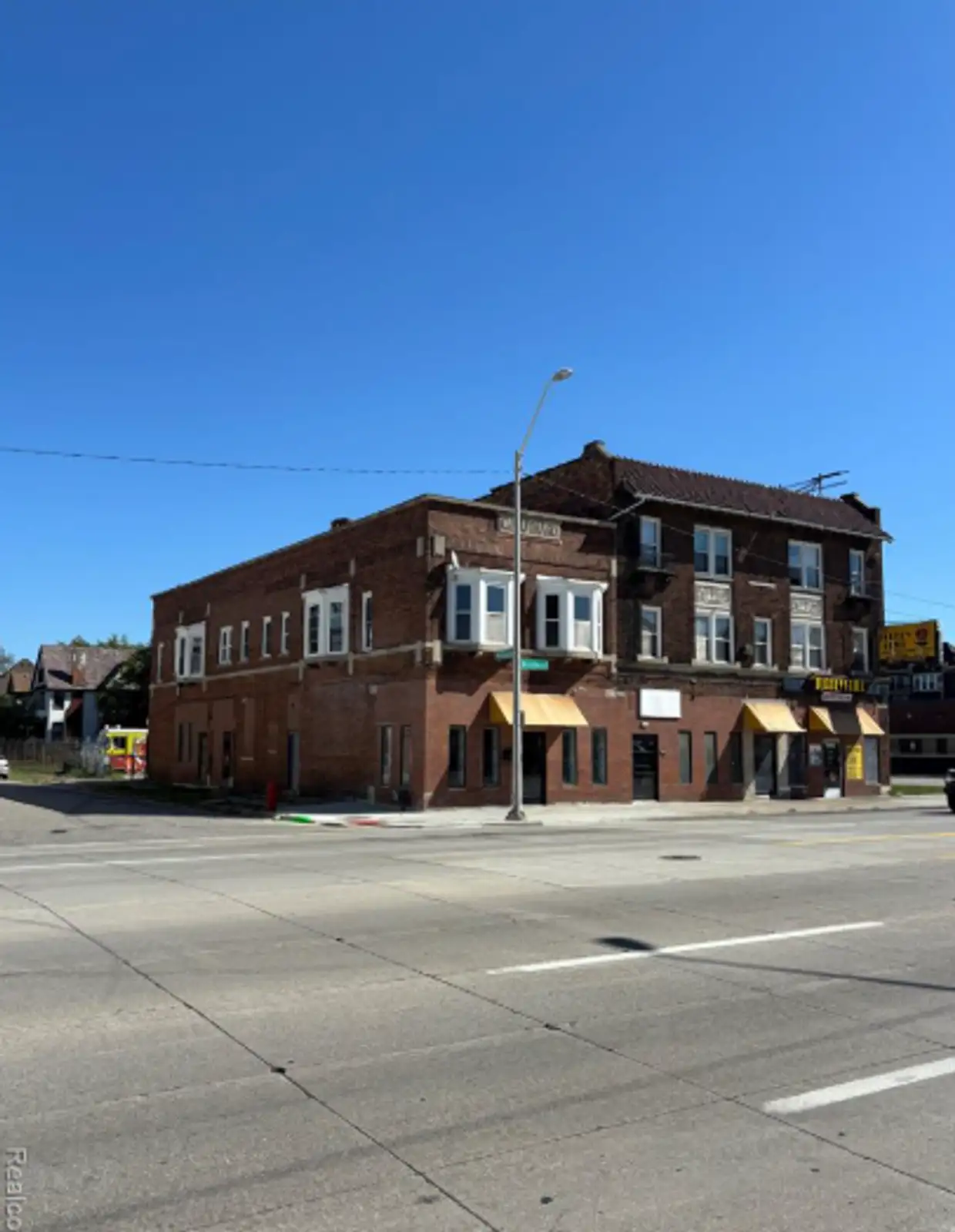 8296 Woodward Ave image 1