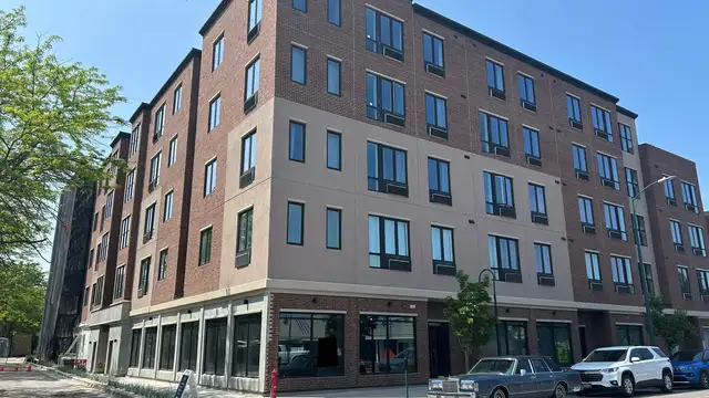 232 E State St, Unit B thumbnail 2