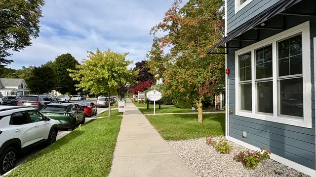 410 N St Joseph St thumbnail 3