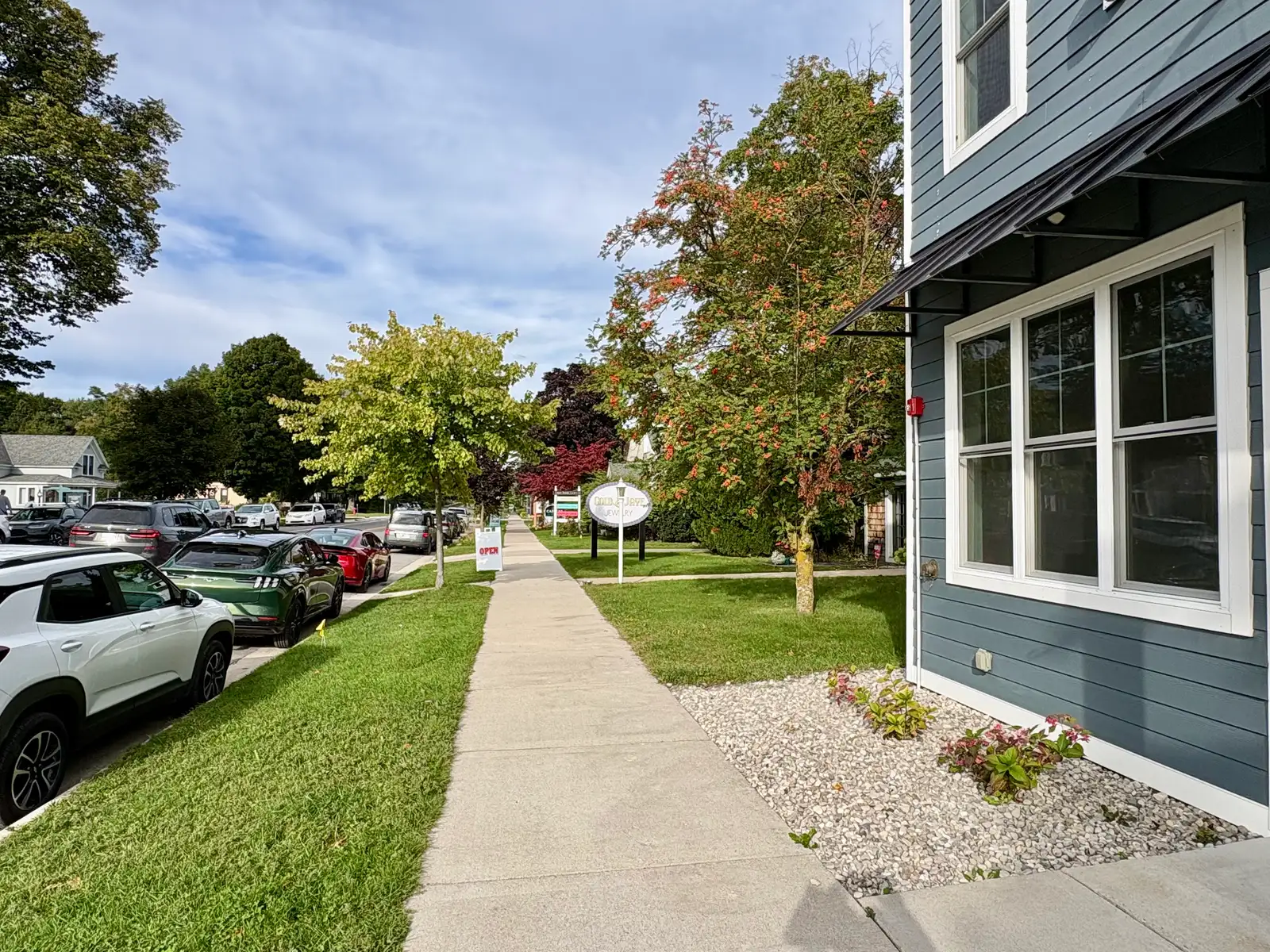 410 N St Joseph St image 3