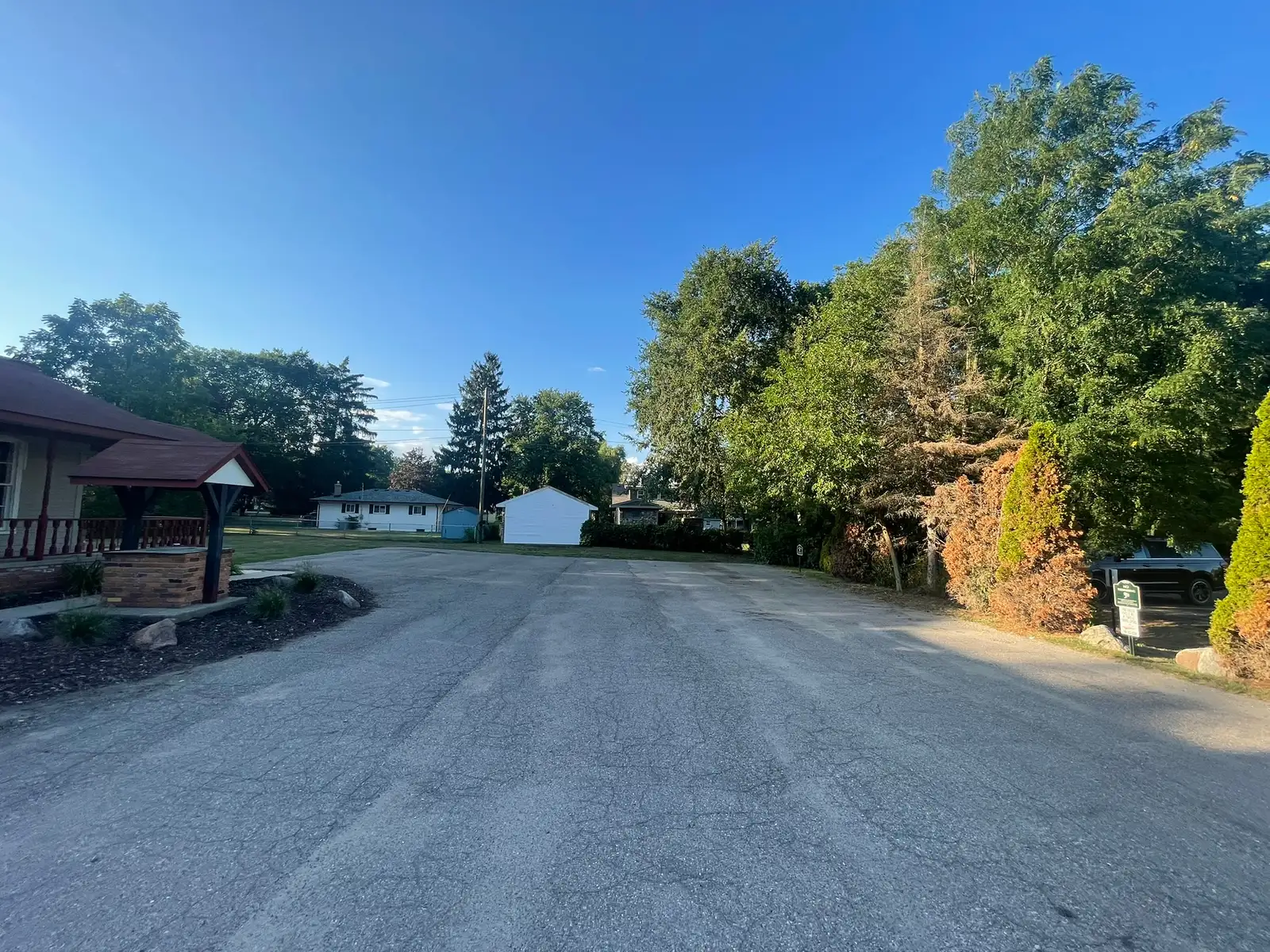 620 W Commerce Rd image 3