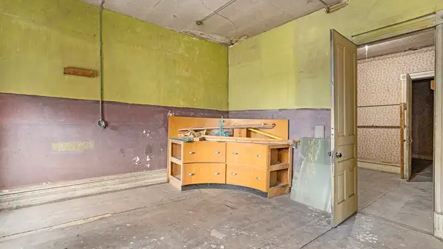 View image 9