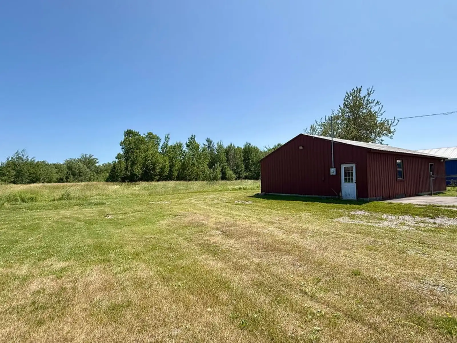 2879 Ashmun St image 2
