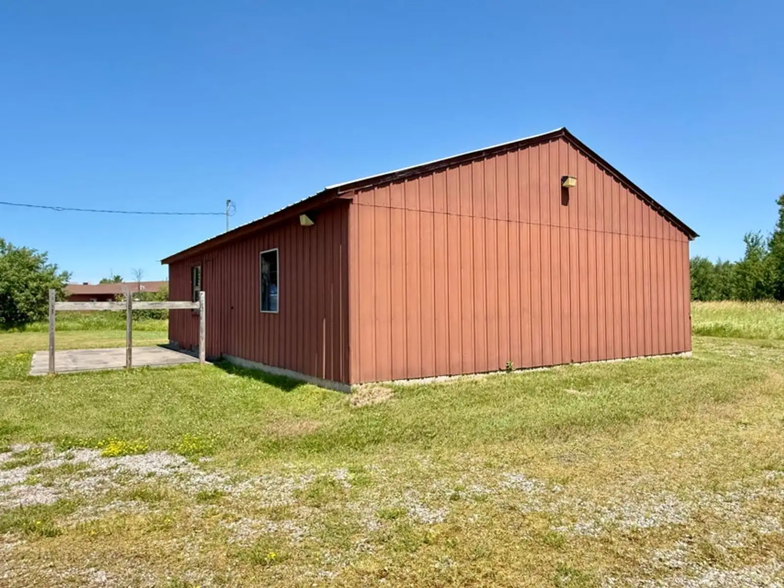 2879 Ashmun St image 4