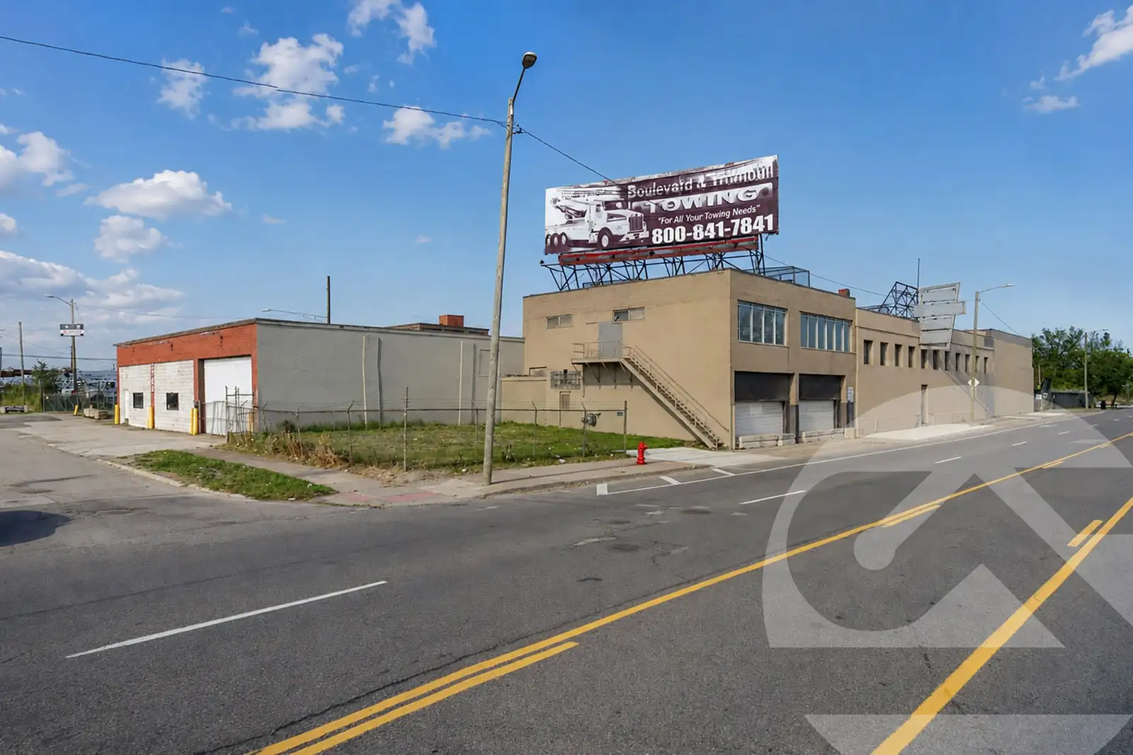 2760 W. Warren Ave image 1