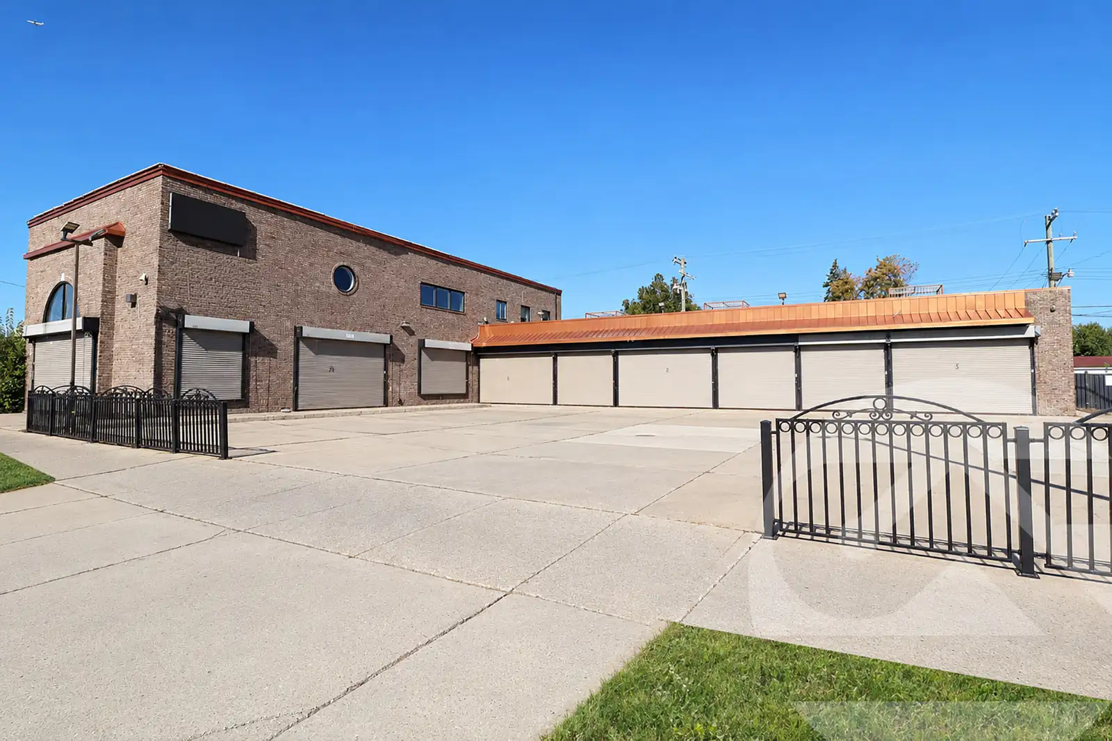 18334 W. Warren Ave image 1