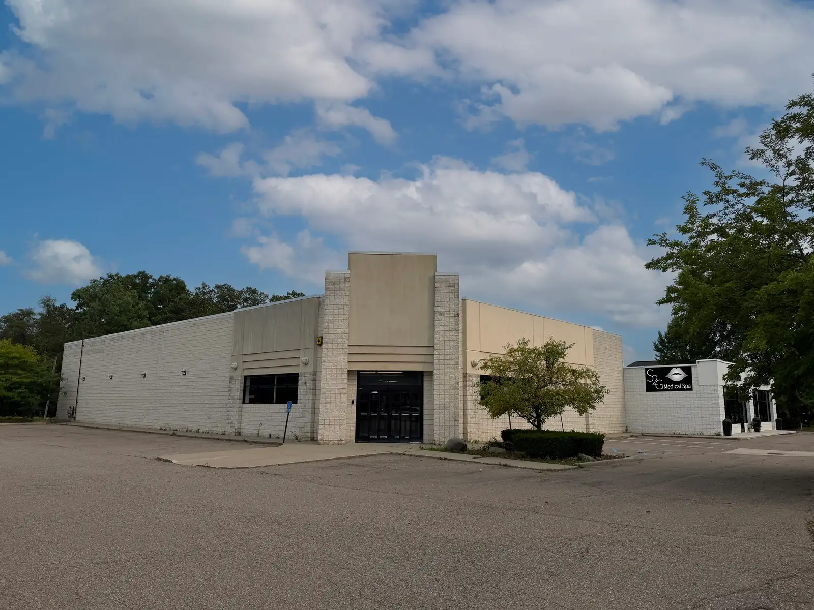 3053-3063 Union Lake Road image 1