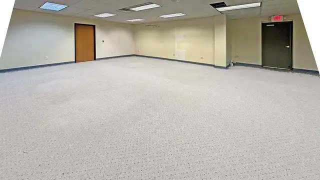 Holt Plaza (2040 N Aurelius) thumbnail 5