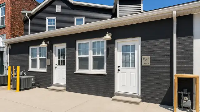 1625 Pine Grove Ave thumbnail 3