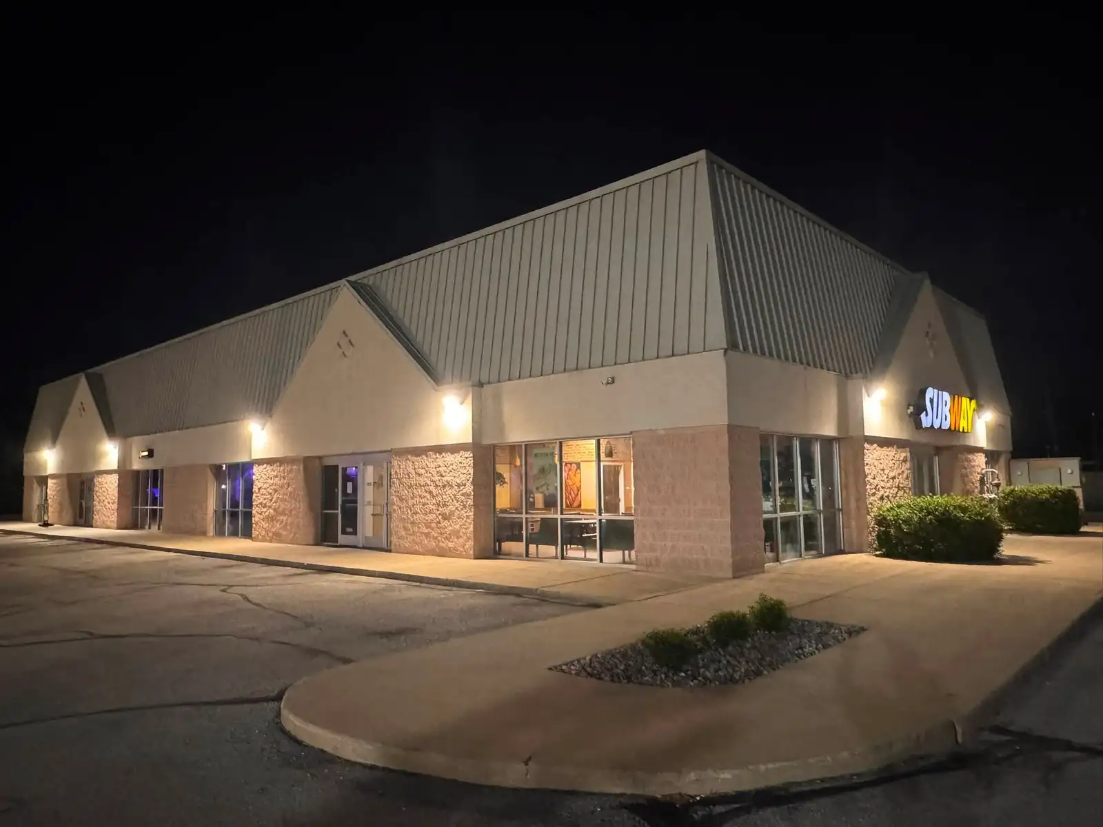 Gratiot Plaza - Thomas Twp image 7