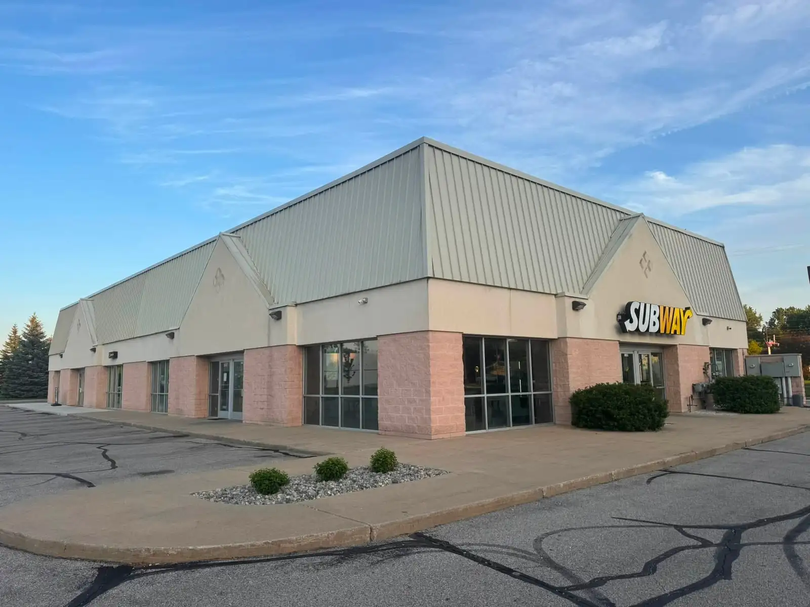 Gratiot Plaza - Thomas Twp image 1