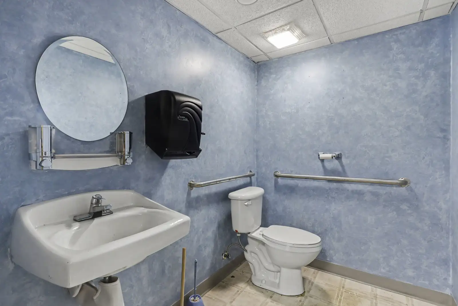 2019 Columbus Ave image 14