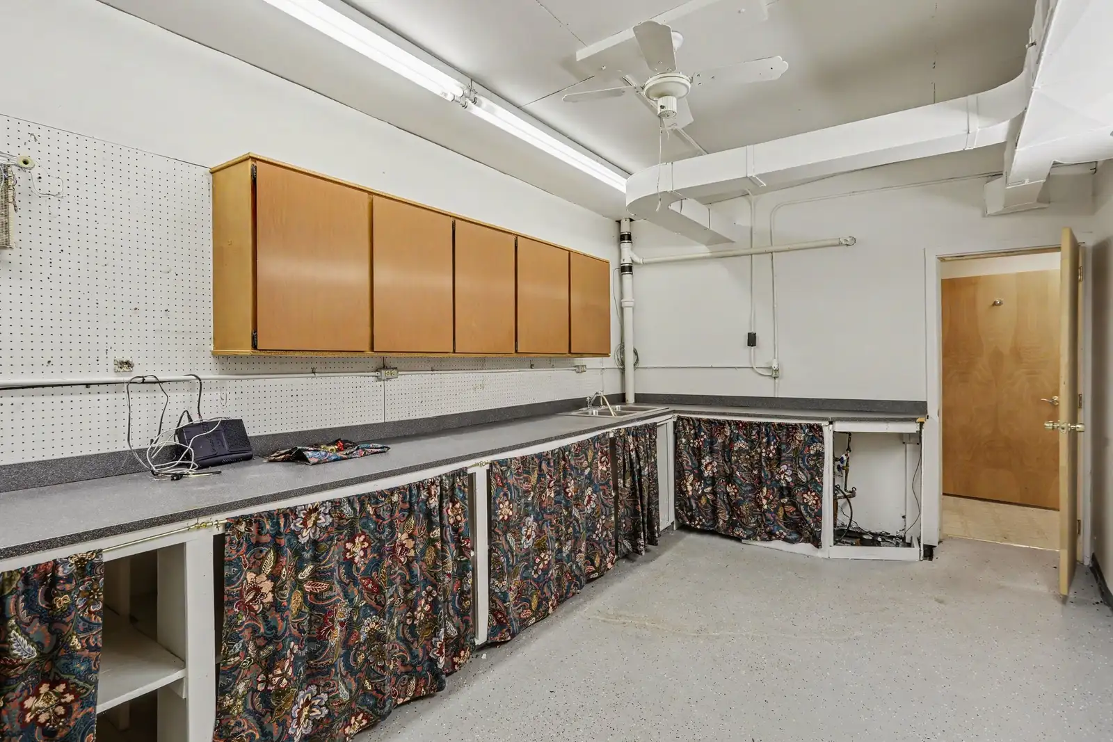 2019 Columbus Ave image 13
