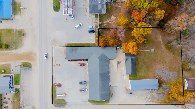 2111 E Greenwood Rd thumbnail 3