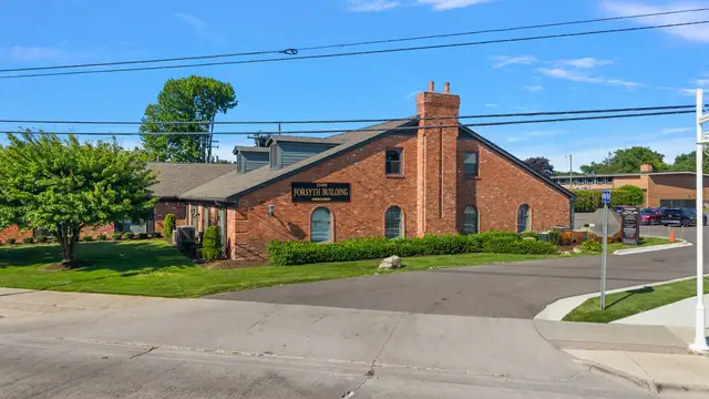 23411 Jefferson Ave thumbnail 5