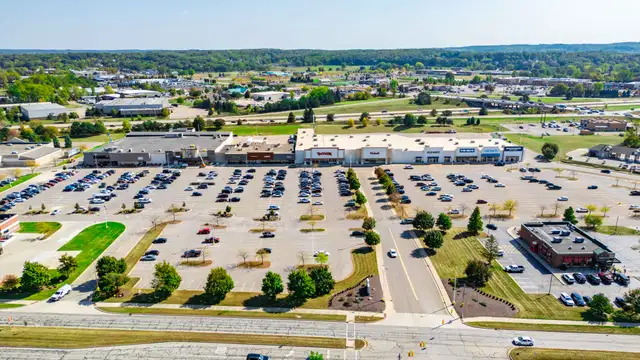 Fenton Shopping Center thumbnail 5
