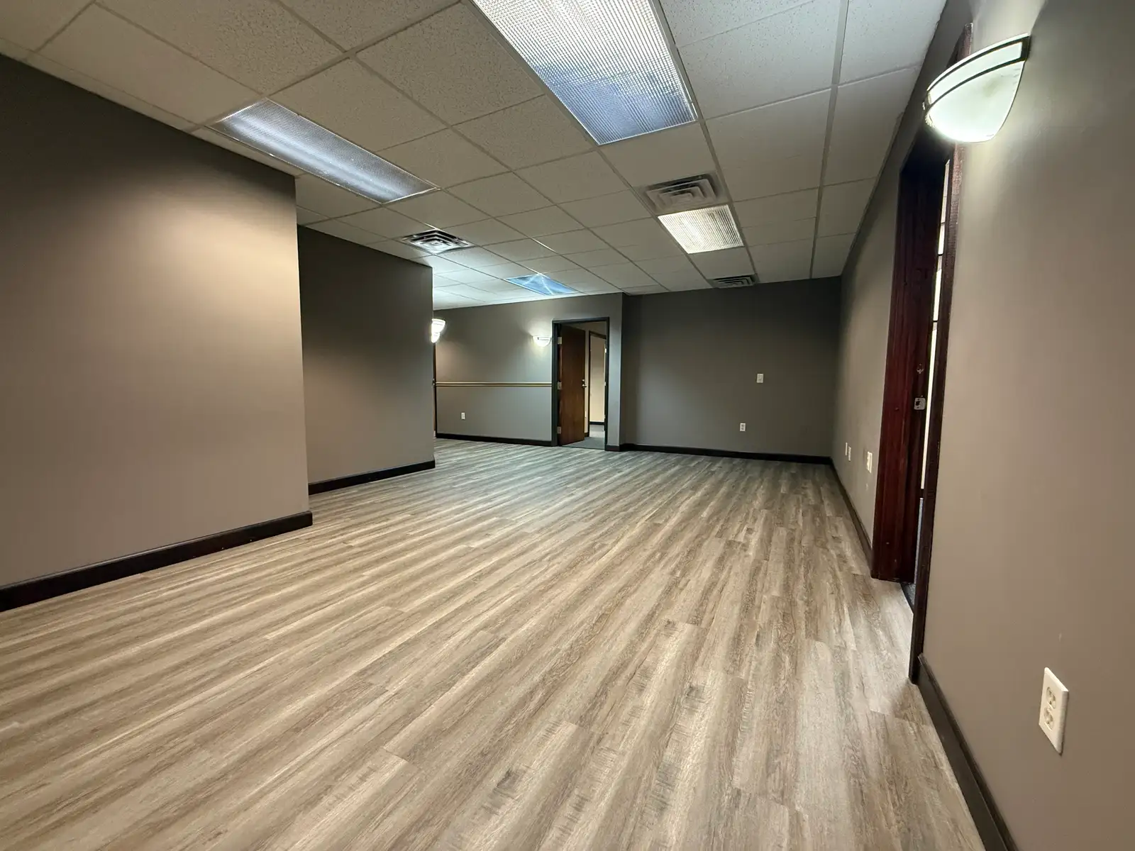 B110 - 411 W Lake Suite C110