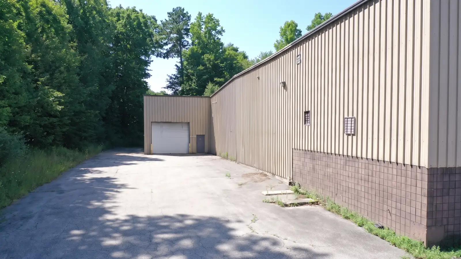 343 Hughes Dr image 7