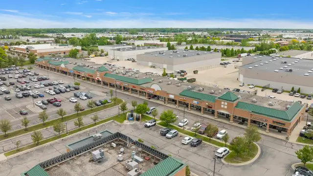 Summit Retail Center thumbnail 2