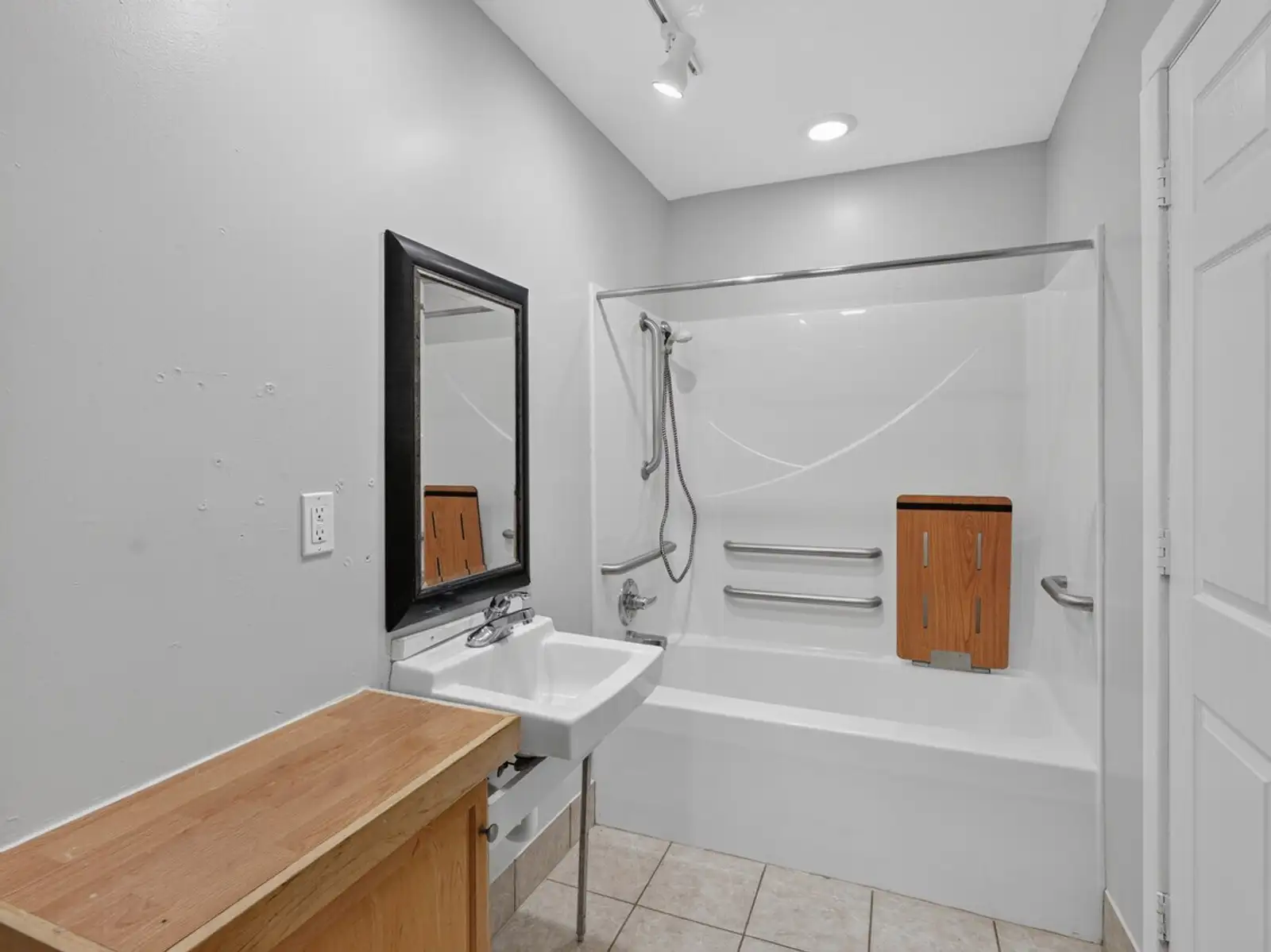 Linwood Residence image 8