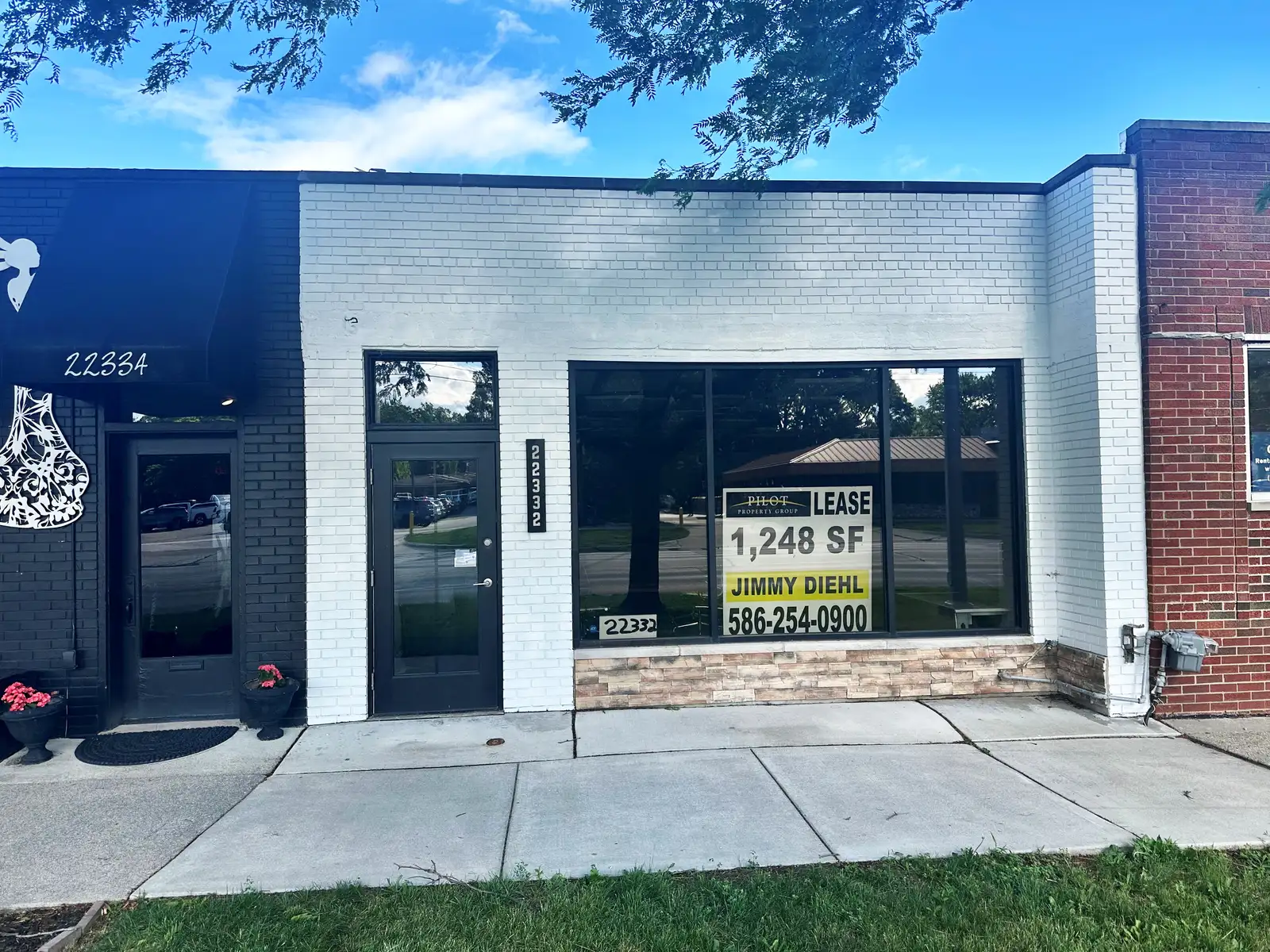 22332 Harper