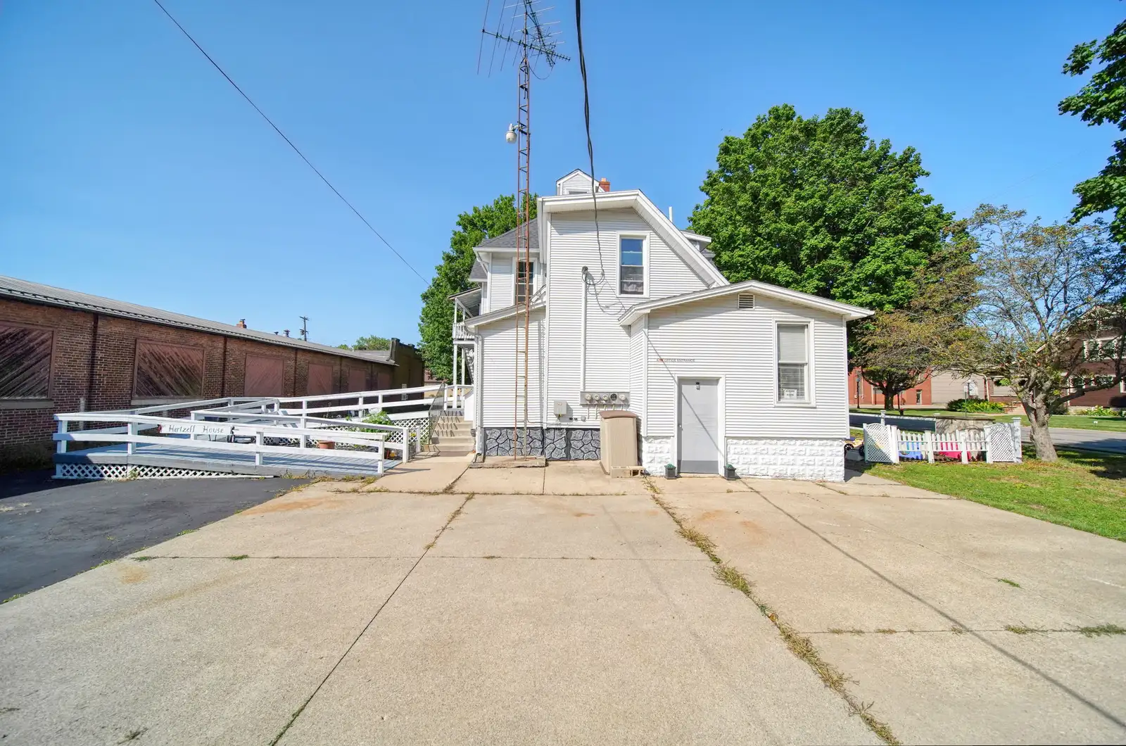 120 E Adrian St image 59