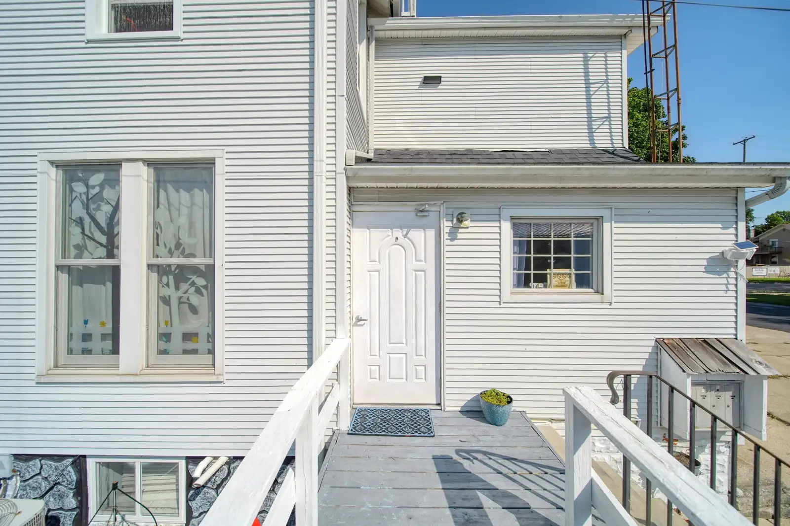 120 E Adrian St image 58