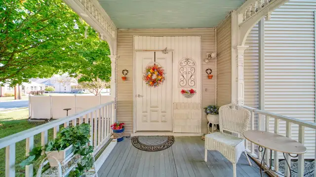 120 E Adrian St thumbnail 4