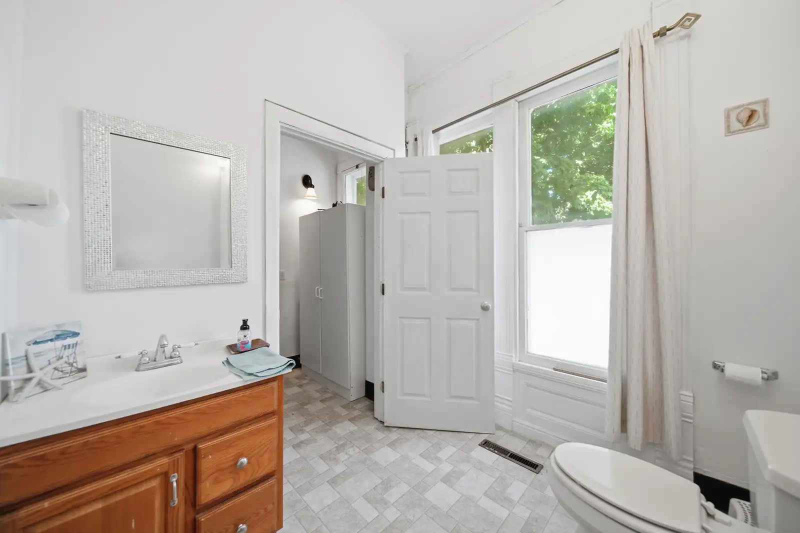 120 E Adrian St image 18