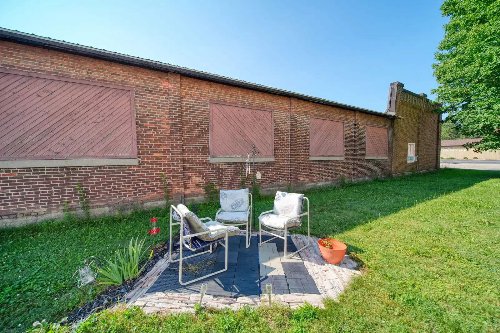 120 E Adrian St image 57