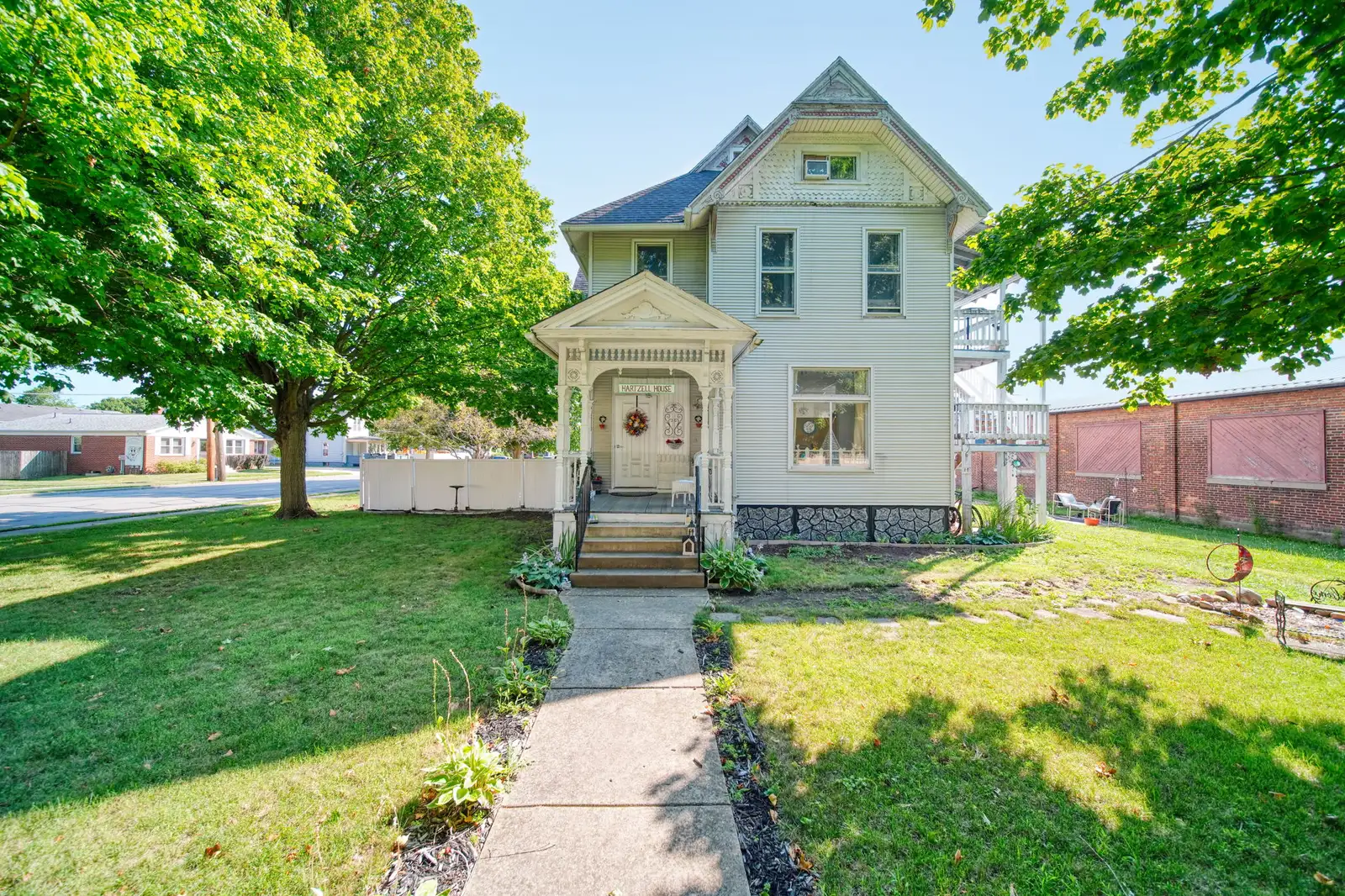 120 E Adrian St