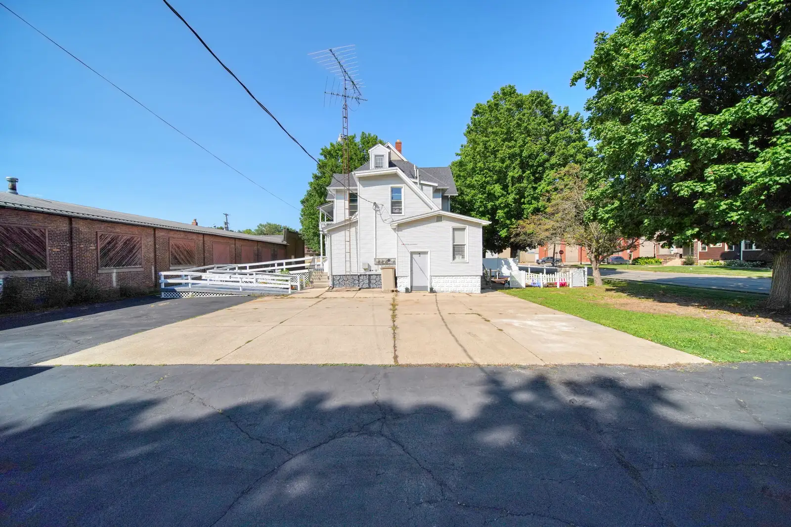 120 E Adrian St image 60