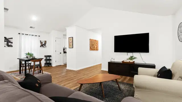 545 Calgary St thumbnail 4