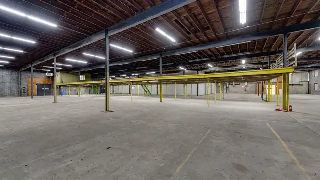 Large Lansing Industrial Facility thumbnail 4