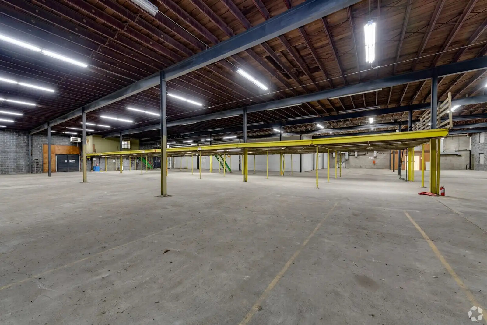 Large Lansing Industrial Facility image 4