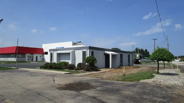 1107 W Chicago Blvd listing image