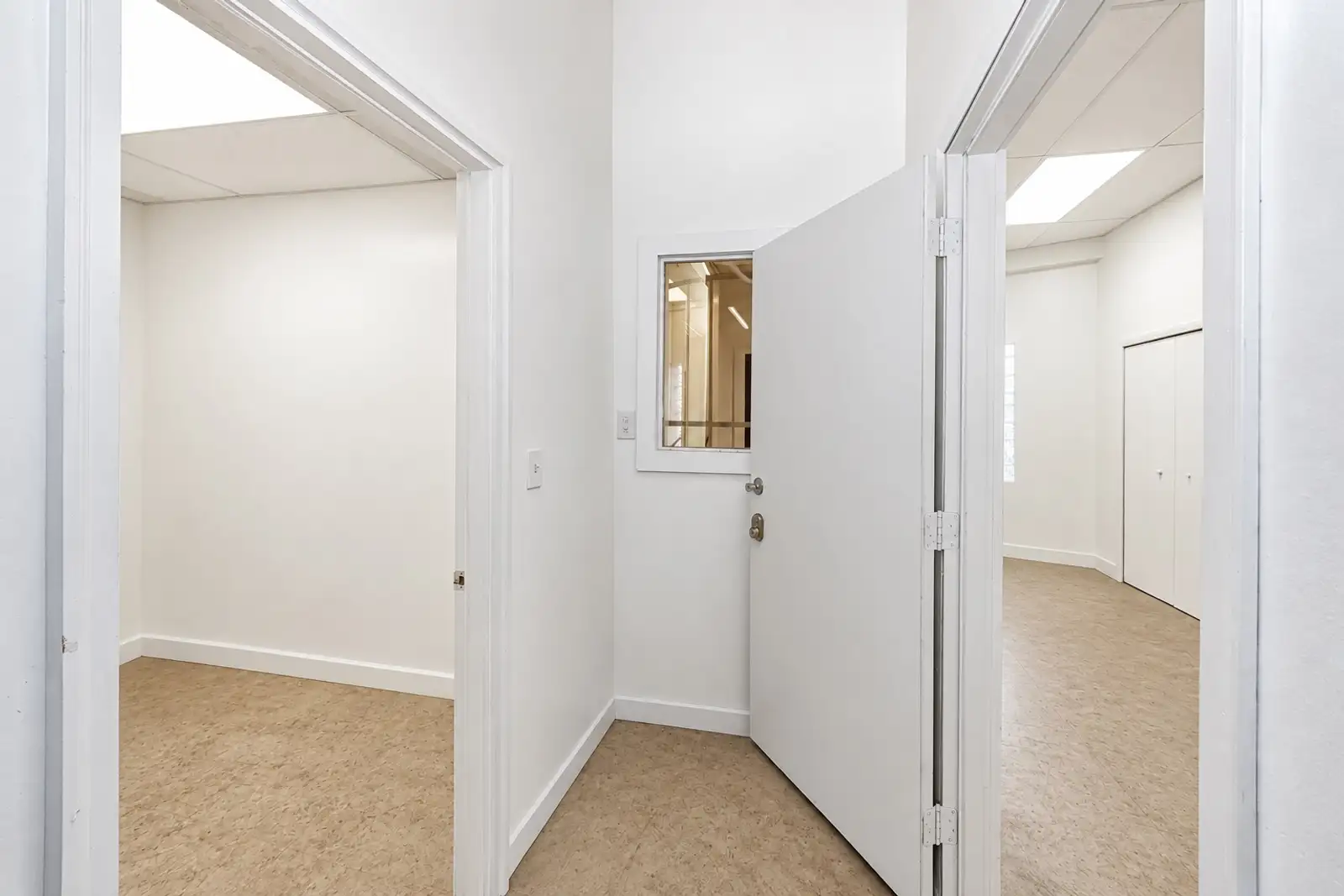13940 Gratiot Ave image 8