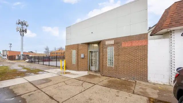13940 Gratiot Ave thumbnail 3