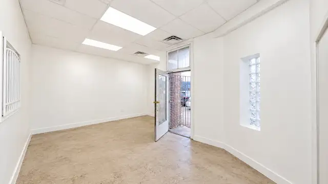 13940 Gratiot Ave thumbnail 5