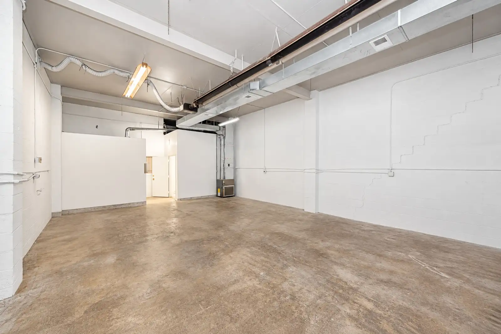 13940 Gratiot Ave image 10