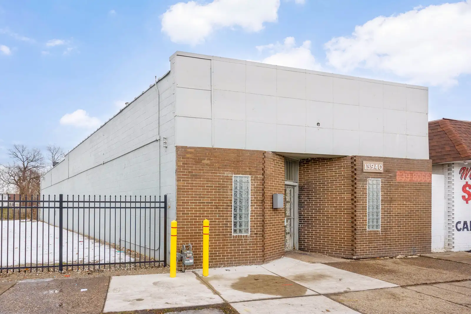13940 Gratiot Ave image 2
